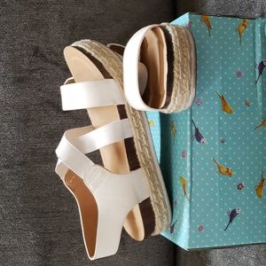 Girls Size 3 open toe slip-on sandals